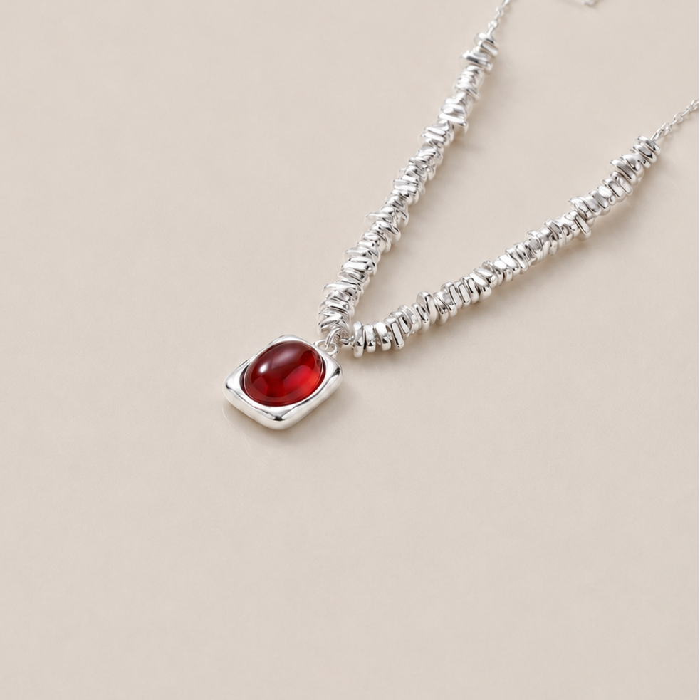 VEIN TRACE — Red Agate Fragmented Silver Pendant Necklace